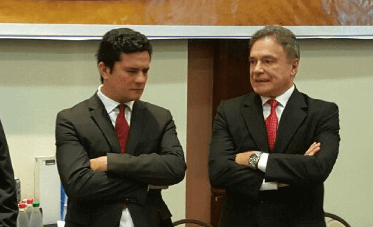 ”Bolsonaro merece impeachment mas momento não permite”, diz senador