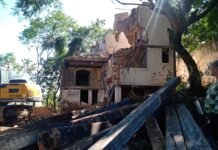 Demolido em Guarapari casarão que serviu clandestinamente ao Dops