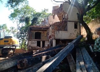 Demolido em Guarapari casarão que serviu clandestinamente ao Dops