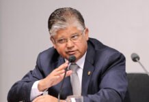 Empresários de transporte furam fila e tomam vacina por 600 reais