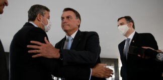 Deputado vai ao STF para obrigar Câmara a botar em votação impeachment de Bolsonaro