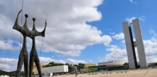 Bora gastar: Em home office há um ano, Senado vai trocar camas e colchões de senadores