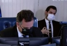 Embaixador chinês pede cabeça de assessor ‘supremacista branco’