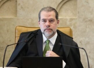 PF pede ao STF abertura de inquérito contra ministro por suposta propina