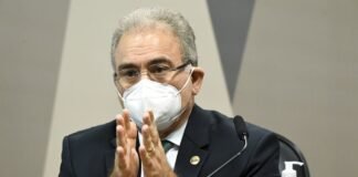 Ministro ‘vaselina’: Queiroga evita responsabilizar governo pelo descontrole da pandemia