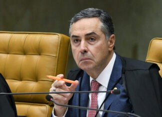 Ao contrário de 64, apoio dos EUA ajudou evitar golpe de Bolsonaro