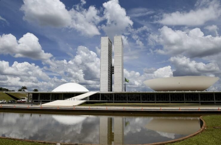 Mão na roda: criado portal único para acompanhar leis da Câmara e Senado