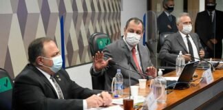 Recesso parlamentar vai aliviar pressão da CPI sobre Bolsonaro