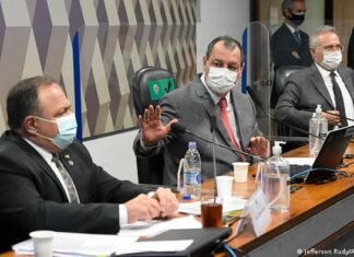 Recesso parlamentar vai aliviar pressão da CPI sobre Bolsonaro