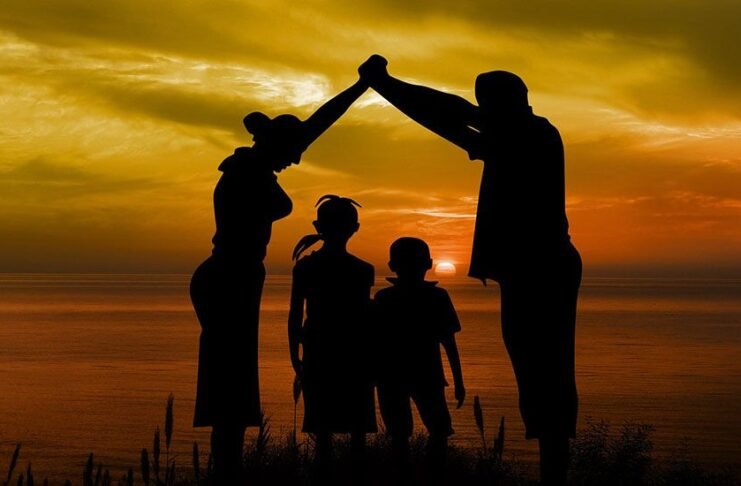 Senado aprova projeto para premiar e incentivar a adoção tardia