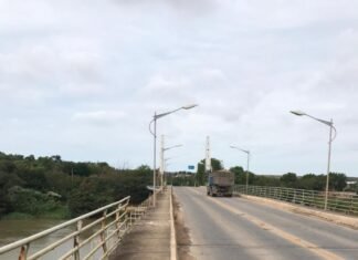 Prefeito abandona ponte de adversária política em Itapemirim