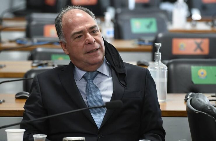 Líder de Bolsonaro no Senado recebeu R$ 20 milhões de propina, diz PF