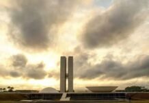 Orçamento previsto para 2023 tem um rombo de pelo menos R$ 142 bi