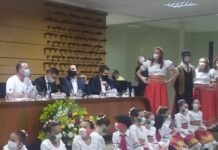 Deputados correm atrás da reeleição: Mesmo os que decepcionaram eleitor