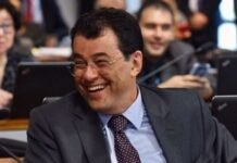 Bolsonaro convida mais um senador para o ministério