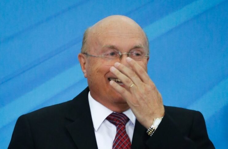 TSE cassa por unanimidade mandato de deputado federal do PR