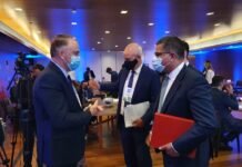 Governador diz que voto impresso não é prioridade e sistema é seguro