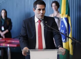 Turismo sexual: Câmara aprova lei que pune prestadores de serviços