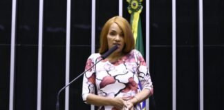 Demorou mas Câmara Federal cassou falsa ‘mulher de Deus’