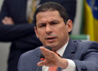 Vice presidente da Câmara quer atualizar lei do impeachment que é de 1950