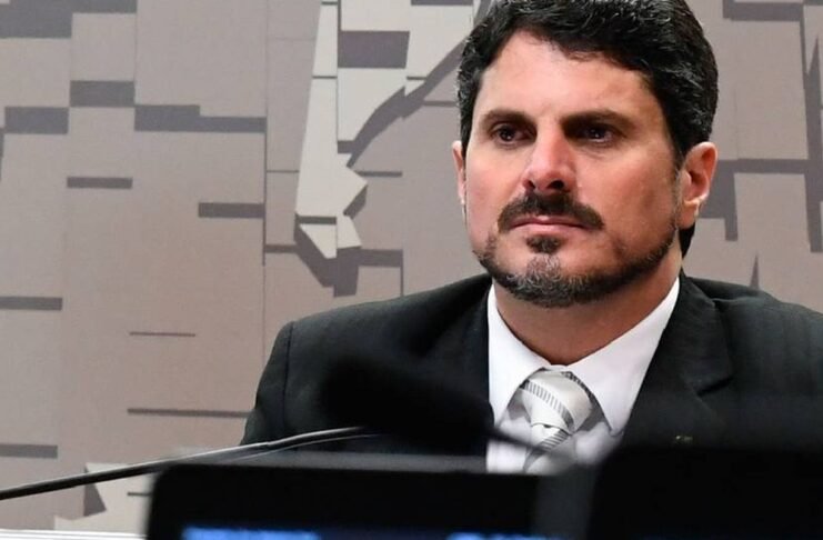 Reconhecimento fotográfico: Senador cobra votação de lei que impede prisão de inocentes