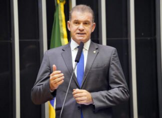Deputado federal perde mandato por infidelidade partidária