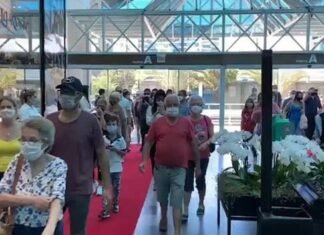 Lei prevê detectores de metais em shoppings, cinemas, feiras, boates