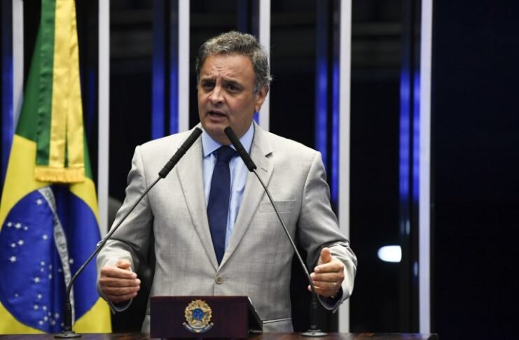 Deputado quer proibir quem não se vacinou de votar nas eleições