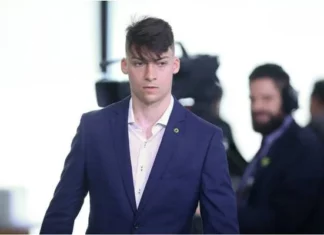 PF intima filho de Bolsonaro para esclarecer se atuou em favor de empresa do ES