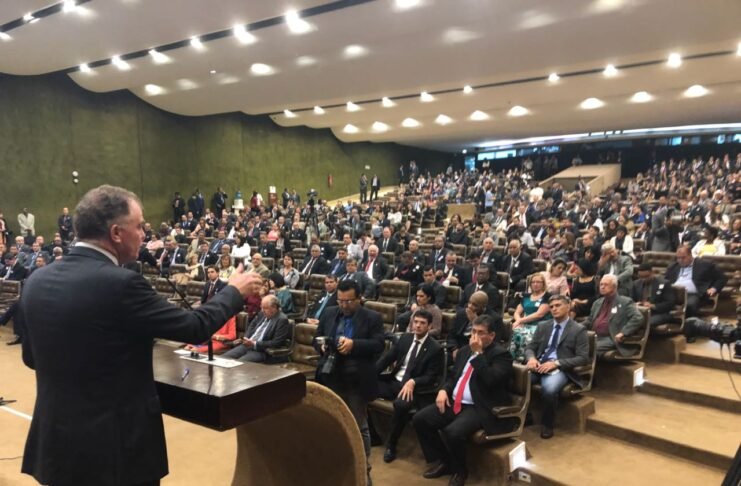 Governador descarta saída do PSB “Debate é para refletir”