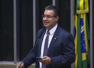 União Brasil vai perder 25 deputados para o PL ainda em março, diz capitão