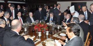 Lula janta com Rose e líderes do MDB em Brasília