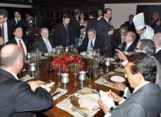 Lula janta com Rose e líderes do MDB em Brasília