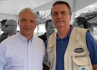 Quem é o advogado espírita que financia Bolsonaro e o filho?