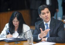 O vice de Casagrande e o primeiro suplente de Rose de Freitas