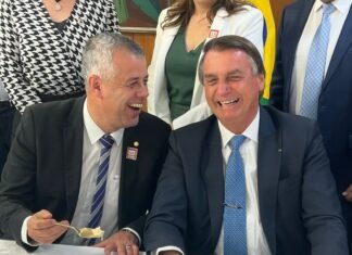 Deputado bolsonarista ataca Casagrande: ES tá rico, povo tá pobre”