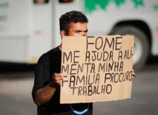 Pobres ficam doentes 10 anos antes dos ricos, aponta estudo