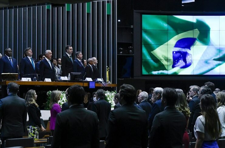 Brasil comemora 200 anos de independência com presidente que ignora a Constituição