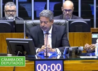 Câmara alivia vida dos derrotados; dispensa presença até fim do mandato