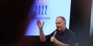 Pelo menos um deputado federal eleito não vai assumir mandato