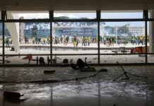 Ataque facilitado por forças de segurança bolsonaristas