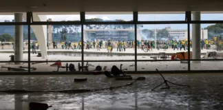 Ataque facilitado por forças de segurança bolsonaristas