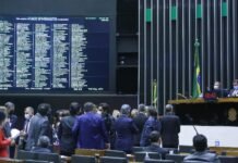 Ação que tira mandato de 15 deputados não tem prazo para ser votada pelo STF