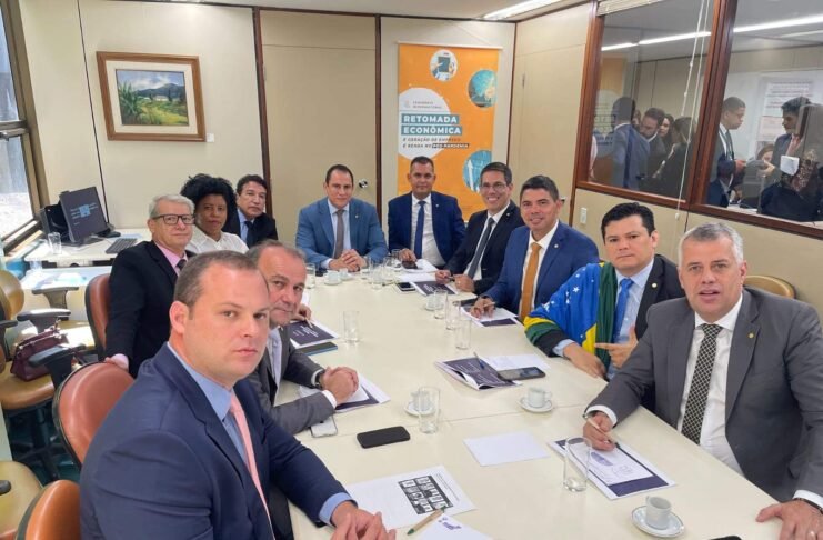 Deputado acusa colegas de trocarem votos por cargos e emendas