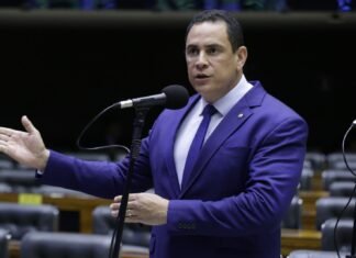 Deputado critica retomada de impostos sobre gasolina e etanol