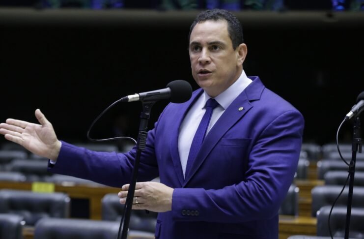 Deputado critica retomada de impostos sobre gasolina e etanol