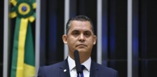 Deputado contrata servidores de olho na bandeira ‘municipalista’
