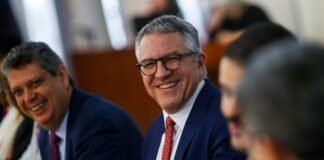 Saída de Padilha da Articulação Política já está decidida por Lula