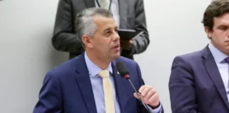 Deputado nega aproximação com governo, ‘quero Lula preso’