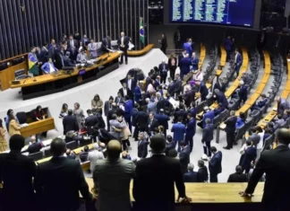 Pesquisa mostra que 77,9% dos brasileiros são a favor de regular redes sociais